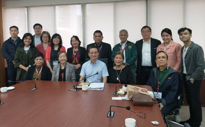菲律賓大學Lisa Grace S. Bersalesejo規劃財務總長等人蒞院拜訪