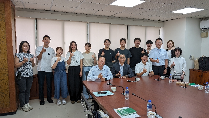 歡迎日本弘前大學(Hirosaki University)農學生命科學部Dr. Kenichi YATAYA和Dr. Ching-Ying TSOU帶領一行學生及職員，蒞院拜訪