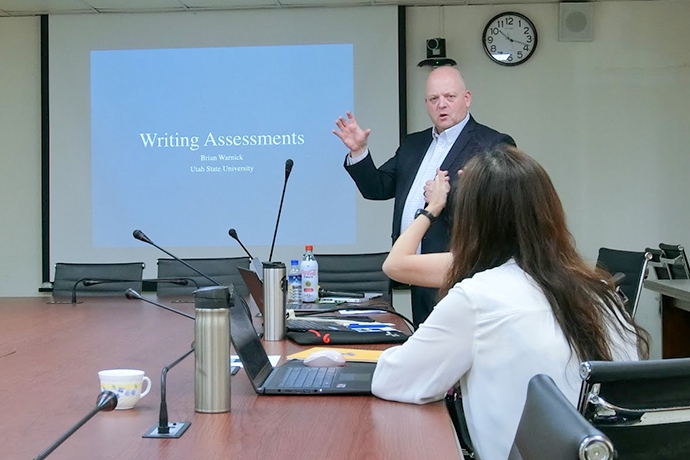 【News】Utah State University Professor Dr. Brian K. Warnick Elevates Educational Discourse at NCHU