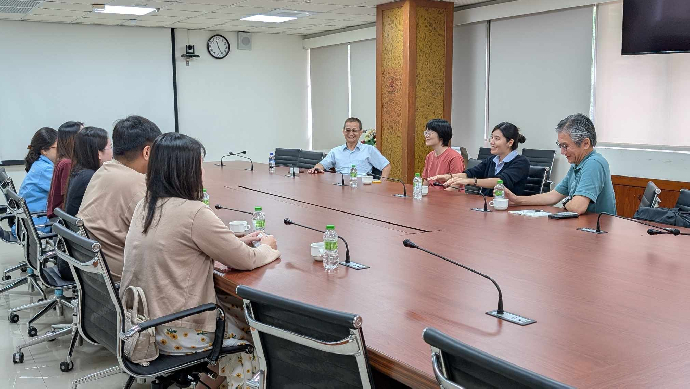 日本弘前大學(Hirosaki University)ISHIKAWA Ryuji教授、DINH THI LAM助理教授與本院國際生(越南)交流