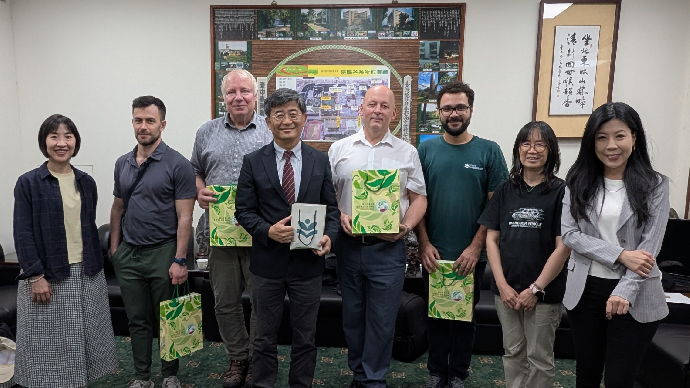 歡迎立陶宛克萊佩達大學(Klaipėda University)社會地理與旅遊系系主任Dr. Eduardas SPIRIAJEVAS、愛沙尼亞生命科學大學(Estonian University of Life Sciences)環境保護與景觀管理系主任Dr. Kalev Sepp、Dr. Raul Sampaio de Lima以及Dr. Ricardo Martinez Prentice蒞院