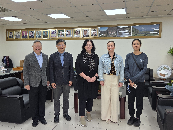 歡迎斯洛伐克科技大學(Slovak University of Technology)化學與食品技術學院Dr. Svetlana Hrouzková蒞院