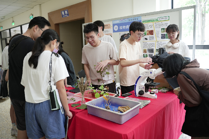 中興大學Open House系所博覽會熱鬧登場 65攤位展特色