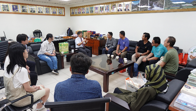 歡迎馬來西亞博特拉大學(Universiti Putra Malaysia) Awis Qurni Bin SAZILI院士、Mohd Amiruddin Bin ABD RAHMAN副教授等一行蒞院